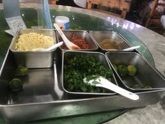 -四川小胡子海鲜(丁村万人海鲜广场店)