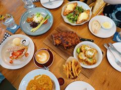 -ROAST coffee & eatery