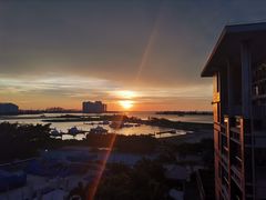 -皇马海口湾海景酒店(万绿园秀英港店)