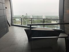 -上海滴水湖皇冠假日酒店