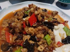 -三江源美食城