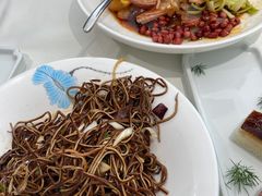 京葱拌黑豆腐丝-味+新京宴·烤鸭·北京菜(创意谷店)