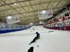 -乔波室内滑雪场