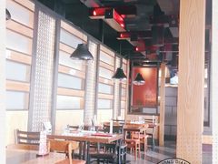 大堂-辣尚瘾·烤鱼·新川菜(交大直营店)