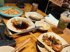 -老牌坊云南鱼豆花火锅(哈西万达店)