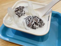 海底椰白雪黑糯米甜甜-满记甜品(加州阳光开元广场店)