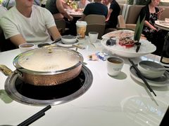 -洪氏嗨捞·广东猪肚鸡·椰子鸡火锅(西咸万象城店)