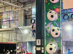 -嗨翻Hi-Fun竞技主题乐园·蹦床亲子生日轰趴(国光1937店)