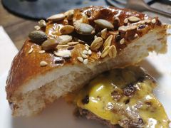 -HIGH FIVE哈福手工汉堡(桂林路店)