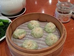 丝瓜虾仁小笼包-鼎泰丰(新港中心店)