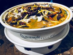 -山城外·非遗酸菜鱼(新都汇融店)