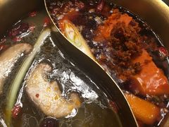 -小天鹅火锅·一线江景洪鼎旗舰店(洪崖洞店)