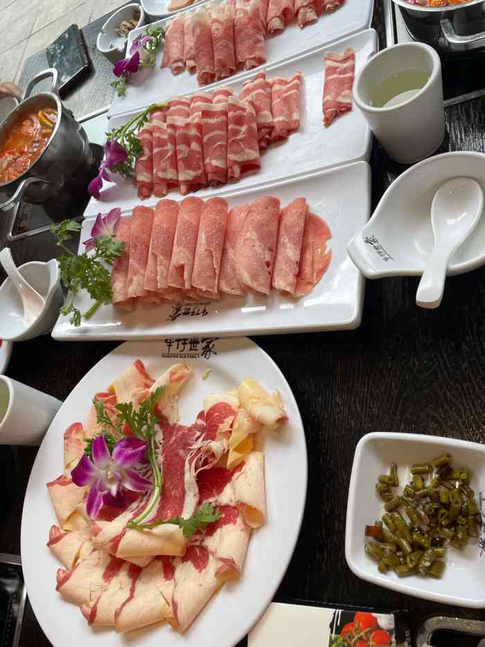 福牛世家牛肉火锅(空港店)-"地理位置:空港转盘那边的,位置好,有个.