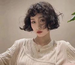 -BULB STUDIO 巴柏明星发型工作室