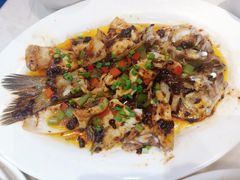 特色秘制海鲈鱼两味-海儀美食楼(湾仔海鲜街店)