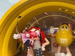 -m豆巧克力世界(上海世茂广场店)