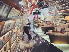 -钟书阁(珍园店)