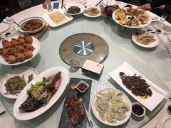 -鞍山大白鲨美食酒店