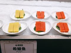 -雍容荟活帝王蟹活龙虾自助(苏宁旗舰店)