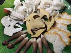 -钢管厂五区小郡肝串串香火锅(梅川路店)