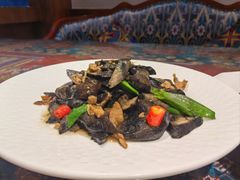 -乡村馕坑肉·烧烤·新疆菜·本地人更爱吃(阿勒泰首店)