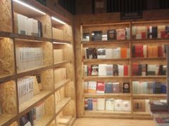 -新华里咖啡书吧(新华书店小寨店)