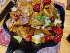 铁板土豆片-老胖串店(山大路店)
