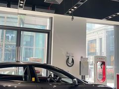 -TESLA 特斯拉(上海太古汇体验店)