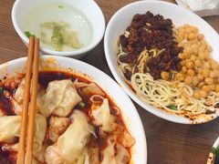 红油抄手-花市豌杂面(民生路店)