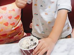 曲奇香奶口味单球冰淇淋-哈根达斯(济南万象城店)