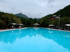 -十万大山布透温泉