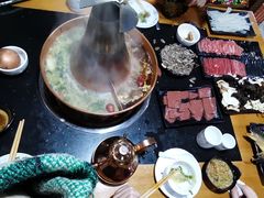 -果松木炭酸菜铜火锅·外婆参鸡汤