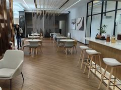 -上海宝信宝马4S店