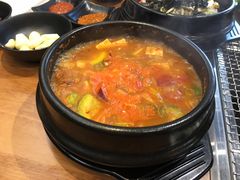 牛肉大酱汤-肉甲韩国木炭烤肉(新壹街1店)