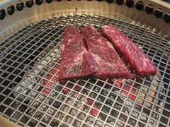 -铭牛烧肉·和牛海鲜自助(高新月牙湖店)
