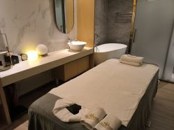 -香港倾城国际·美容美体中心