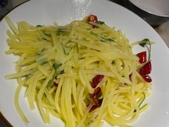 香菜梗炝土豆丝-绿茶餐厅(朝阳大悦城店)