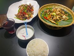 -桥边小楼·手工云南菜·古城观景小楼