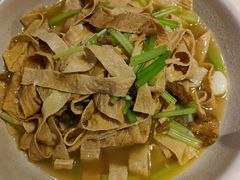 -阿瓦山寨·湘菜现炒·剁椒鱼头王(咸阳总店)