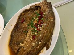红烧鲫鱼-旅宁大酒店
