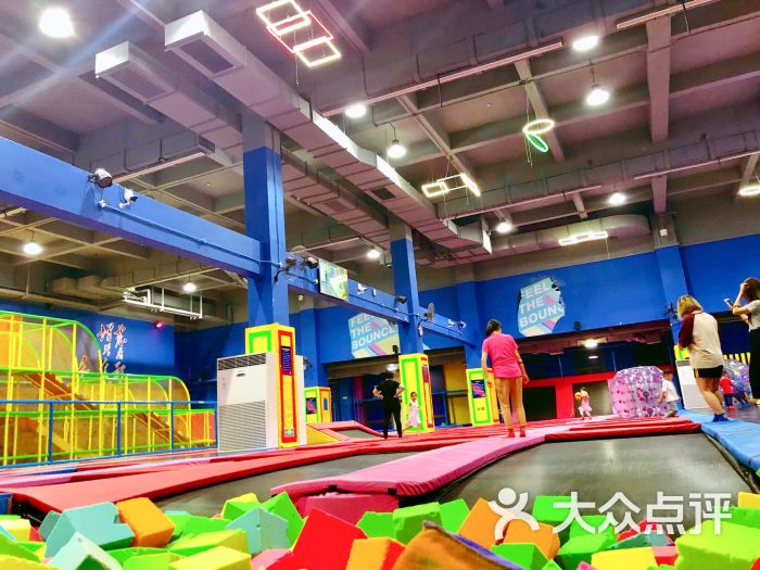 爱蹦蹦床运动馆图片 - 第1张