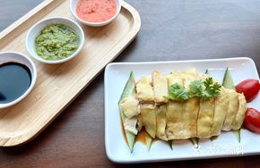 Signature Boneless Hainan Chicken Rice