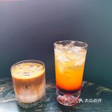 一家以酒🍺咖啡☕️为主的复古店