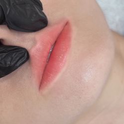 -轻妆Feel·半永久纹眉眼线