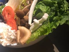 野菌小拼-享月汤皇·海鲜小火锅·聚会(曲江创意谷店)