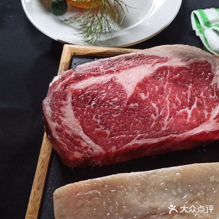 见证人生第一份40天黄油干式熟成牛排的诞生
