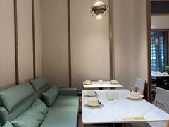 -楚山晓·湖北菜(武汉光谷K11店)