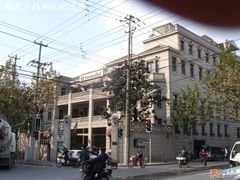 被电线包围的大门-翰林轩翰林金阁(长乐路店)