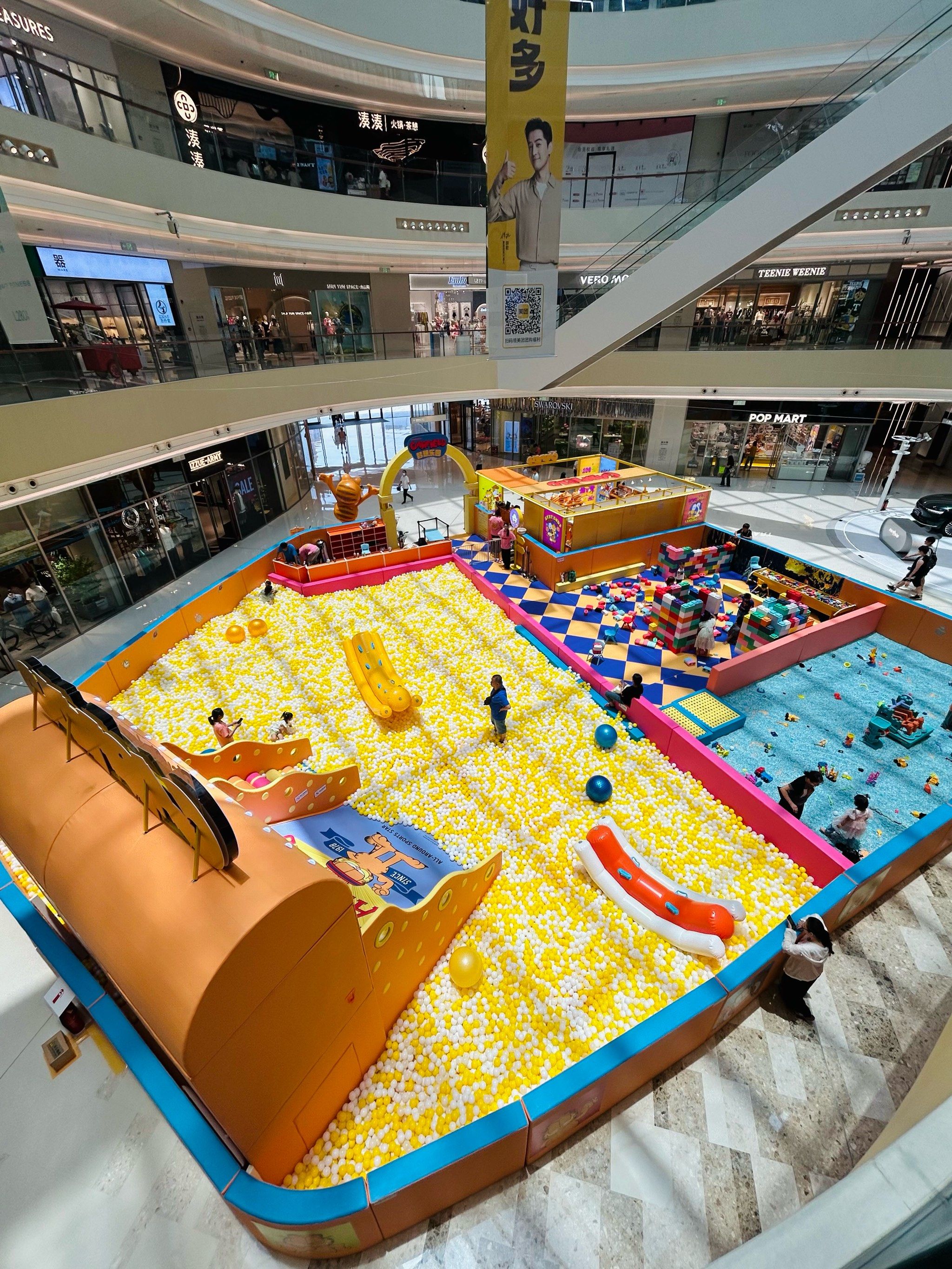 珠海99暑假儿童主题美陈02优特汇