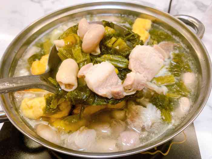 骨香大肠咸菜热菜-"大肠咸菜火锅也不知道啥时候进入漳州的冬天.